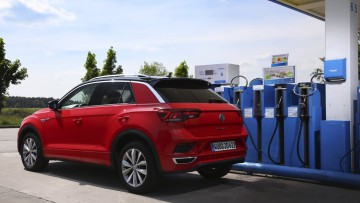 Ein deutlicher Rückgang der Spritpreise in Deutschland ist vorerst nicht in Sicht. Das Niedrigwasser im Rhein könnte sogar für eine weitere Verteuerung von Diesel und Benzin sorgen.