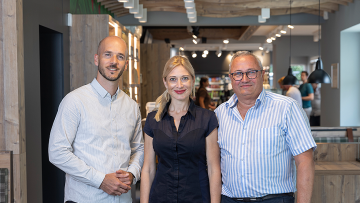 (v.l.n.r.) Volker Walz (Geschäftsführer s-iQ Objekt), Kira Haubenthal (Shop Development Minera), Udo Ullrich (Projektleiter Tankstelle).