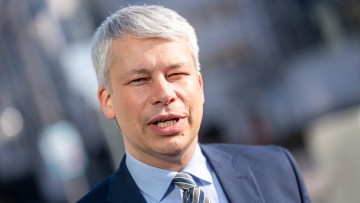 Steffen Bilger, erster Parlamentarischer Geschäftsführer der Union kommt zur Sitzung des CDU Bundesvorstands in der Parteizentrale, dem Konrad-Adenauer Haus an. 