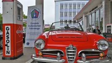 Italo-Treff an der Oldtimer-Tankstelle Hamburg