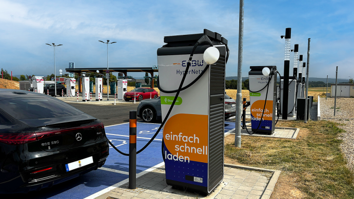 Größte Anbietervielfalt 20km nördlich von Frankfurt mit EnBW, Electra, Allego, Ionity, Mercedes-Benz und Tesla