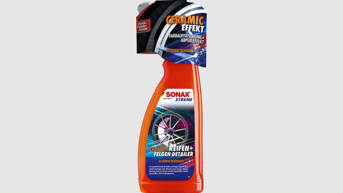 Der neue Sonax Xtreme Ceramic Reifen + Felgen Detailer in der 750-ml-Sprühflasche.