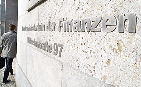 Warnung: Betrüger versenden E-Mails im Namen des Bundesfinanzministeriums BFM-290