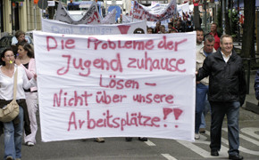tm-Aktion: X-tausend Briefe gegen das Alkohol-Verkaufsverbot: Mischen Sie sich ein! Demonstration der Tankstellenunternehmer
