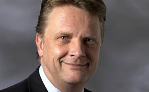 Philip Morris: Gerard Schlosser ist neuer Verkaufschef Gerard Schlosser folgt auf Arndt Wippert, der zur Japan-Tochter des Tabakanbieters wechselt.