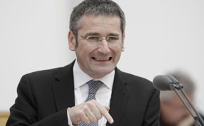 Ministervorschlag: Ölfirmen sollen Kalkulation offenlegen Hendrik Hering