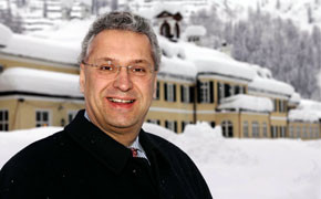 Prävention: Bayerns Innenminister für Alkoholverkaufsverbot Joachim Herrmann