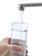 Kann die "ec-H2O-Technologie" tatsächlich Leitungswasser zu einem starken Reinigungsmittel verwandeln? Kärcher sagt: Nein.