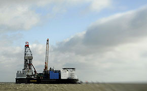 Ölteppich in der Nordsee: Shell will Leck im Griff haben Betreiber egal: Umweltschützer sehen die Ölförderung in der Nordsee kritisch und sich bestätigt - auch durch die jüngste Shell-Havarie.
