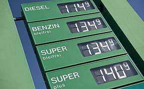 Forsa-Umfrage: Hauptsache billiger Kraftstoff Tankstelle-billig