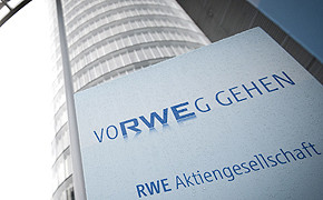 Der Energielieferant RWE streicht tausende Stellen.