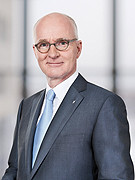 Christian Berner absolvierte sein Studium der Volkswirtschaftslehre an der Universität Hamburg.