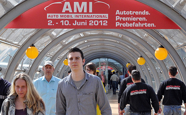 Besucher beim Familientag des Messetrios Ami, Amitec und Amicom.