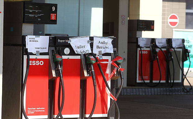 Selten: Eine Tankstelle schließt ihre Zapfanlage vorübergehend. Das komplette Aus ereilte in der ersten Jahreshälfte nur ganz wenige Stationen.