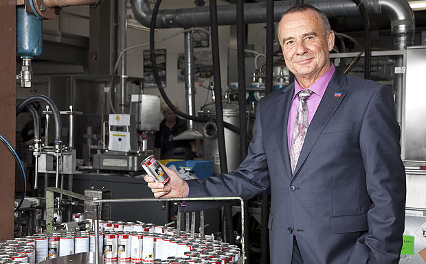 Gewinnerlächeln: Ernst prost, Liqiu Moly-Chef, freut sich über seine "Top Marke".