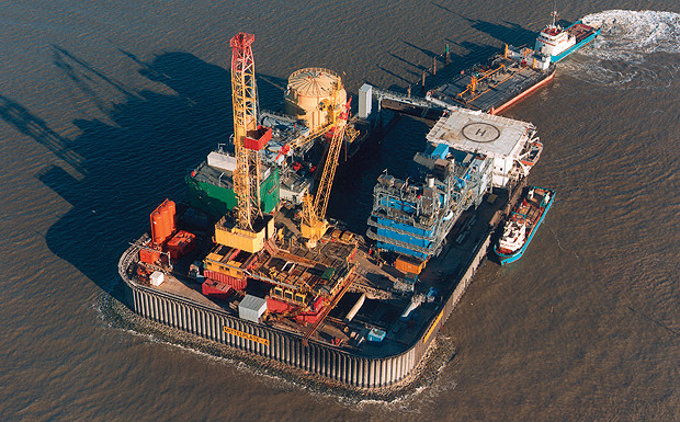 Hohe Schulden: RWE stellt Erdöl- und Erdgasförderung ein Die Bohr- und Förderinsel Mittelplate von RWE befindet sich im südlichen Teil des Schleswig-Holsteinischen Wattenmeers.