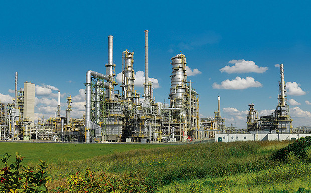 Bis 2014: Total will Anteile verkaufen und neue Projekte starten Die Total Raffinerie Mitteldeutschland GmbH.