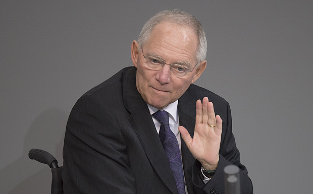 Förderkosten für erneuerbare Energien: Schäuble will Strom-Milliarden nicht zurückgeben Milliardeneinnahmen zurückgeben? Abgelehnt. Bundesfinanzminister Wolfgang Schäuble (CDU).