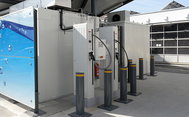 Abhängig vom Anlagentyp der Wasserstofftankstelle müssen unterschiedliche Vorschriften wie die Betriebssicherheitsverordnung oder das Bundesemissionsschutzgesetz eingehalten werden.