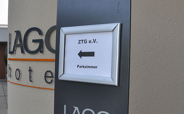 Wegweisend: Auf zur ZTG-Versammlung, bei der es auch darum ging, wie die Politik das Tankstellengeschäft vereinfachen soll.