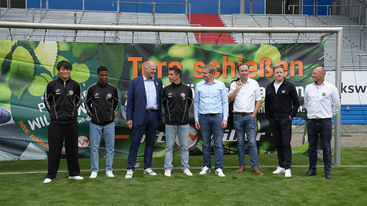 Shut Machino, Andu Kelati, Wolfgang Schwenke, Marcel Rapp, Daniel Günther, Axel Niesing, Olaf Rebbe, Georg Willer
