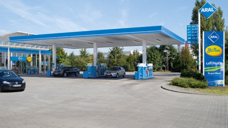 Aral Tankstelle mit PetitBistro