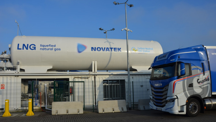 Novatek Green Energy: Erste klimaneutrale LNG-Tankstelle in Europa