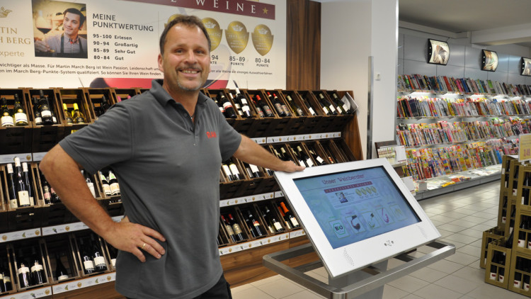 Ran-Tankstelle in Burgau mit Weinsortiment