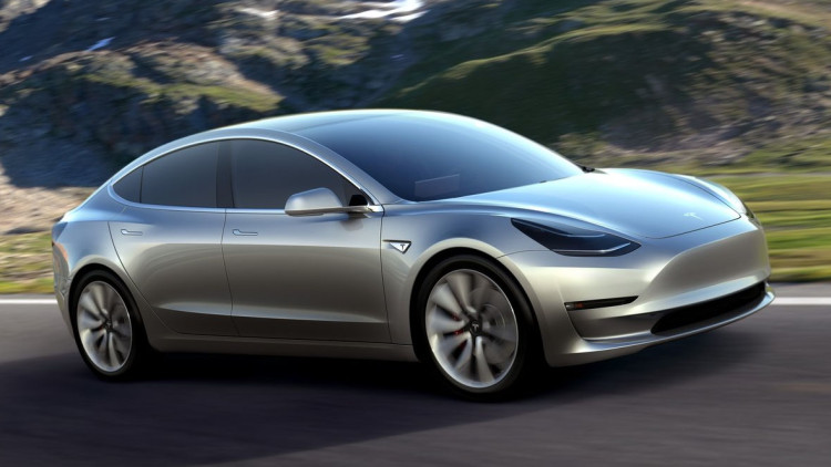 Model 3: Tesla braucht über eine Milliarde Dollar mehr