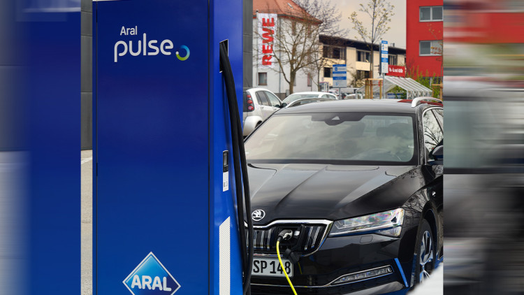 Aral pulse_Rewe_Ladestation_Elektroauto