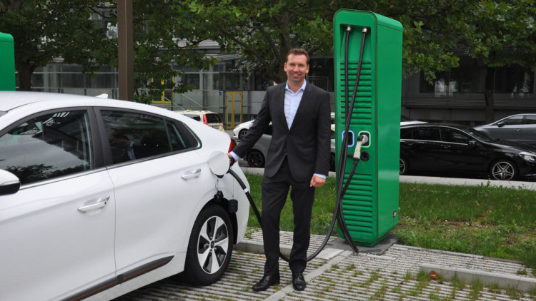 Ladeinfrastruktur: Baywa eröffnet Ladepark für Elektromobilität in München