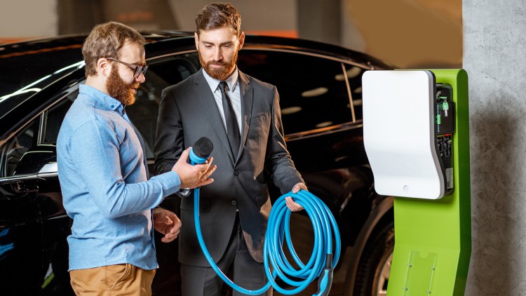 Elektromobilitätsberatung im Autohandel
