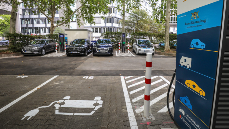 Stuttgarter Innenstadt: Erster Schnellladepark in Betrieb