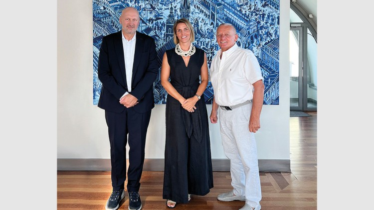 (v.l.n.r.) Morten Dale (Executive Vice President Washtec Group, President of Washtec Polska), Gabriela Maj Piatek (Mitglied des Vorstands bei Mayco-Washtec), Mariusz Maj (President und CEO Mayco-Washtec).