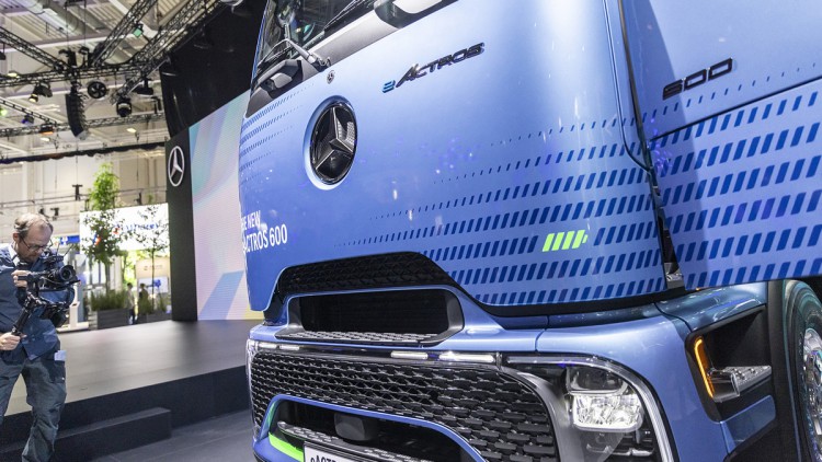 Mercedes E-Actros auf der IAA Transportation 2024