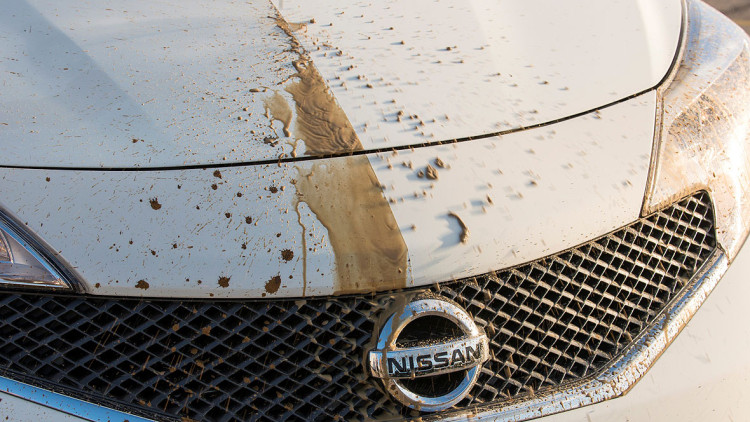 Nächste Pflegestufe: der selbstreinigender Autolack von Nissan. 