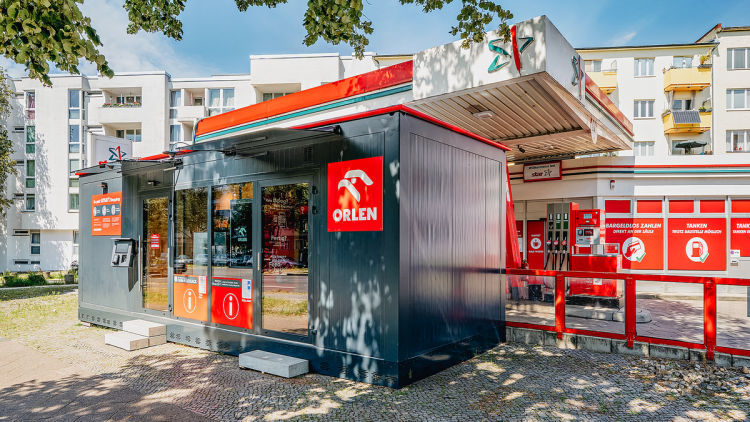 Der Smart Container von Orlen Deutschland in der Berliner Otto-Suhr-Allee 132.