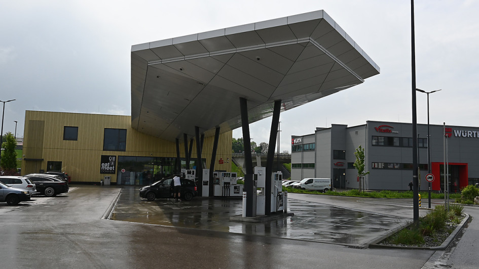 SIT_Tankstelle Dorfen_Eat & Meet_Bauen