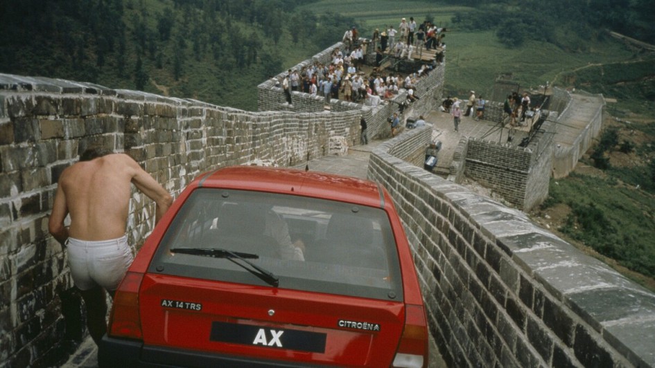 Einzigartiges Spektakel für ein kleines Auto – Fürs Marketing fuhr der Citroen AX 1986 auf der Chinesischen Mauer
