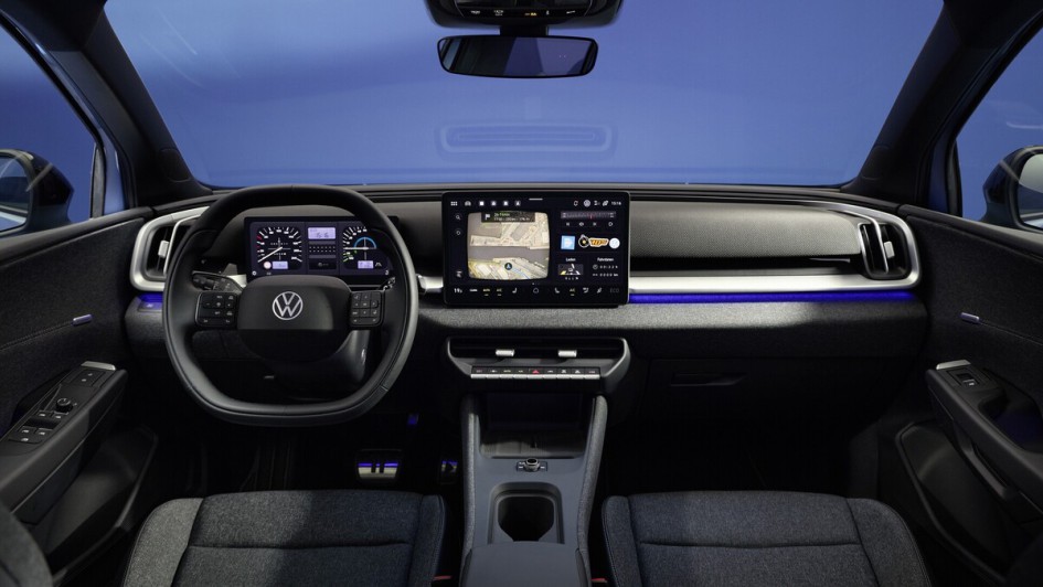 Die Bedienung erfolgt über Touchscreen und klassische Knöpfe
