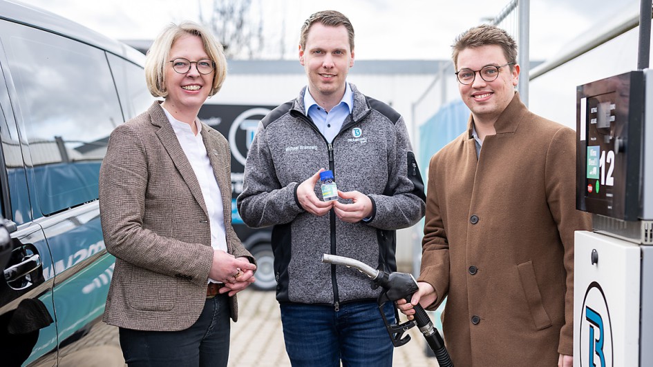 Verkaufsstart von Klima Diesel 25 an der Tankstelle von Ludger Brämswig in Lohne