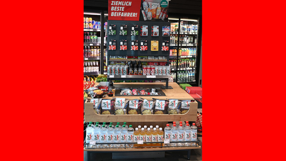 Die star und ORLEN Tankstellen sind die Tankstellenmarken mit dem größten Eigenmarkensortiment. Es umfasst über 30 Produkte aus den Bereichen Food und Autozubehör.