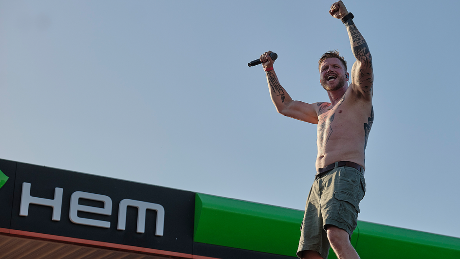 Finch performte vor Tausenden Fans.