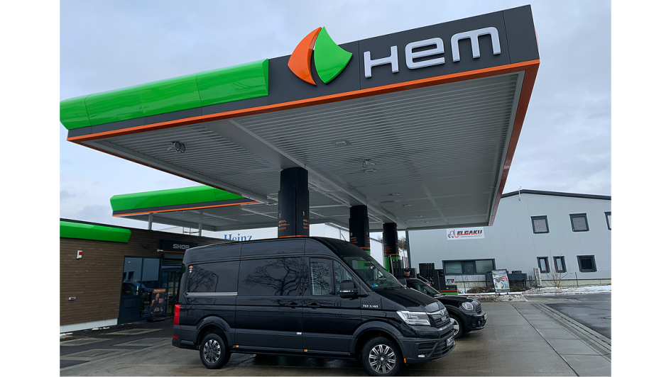 Die HEM Tankstelle hatte gut vier Wochen nach der Eröffnung schon Stammkunden aus dem Ort. 