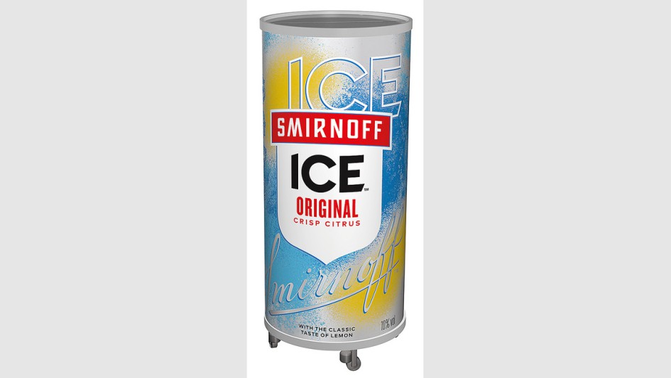 Smirnoff Eis in der Cooler-Tonne